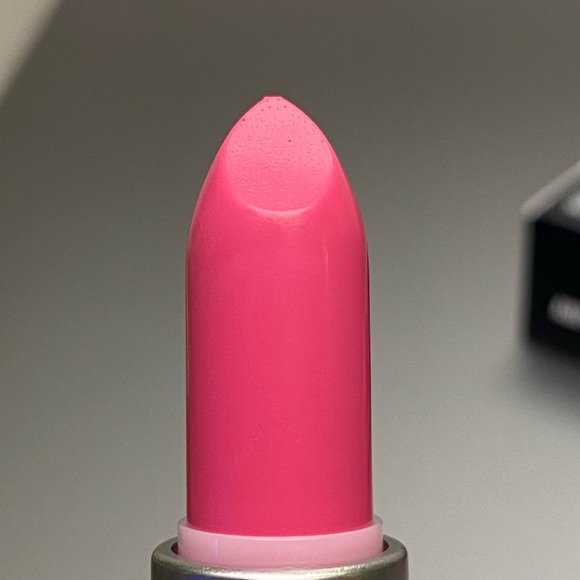 MAC “Do Not Disturb” Lipstick - Picture 3 of 7